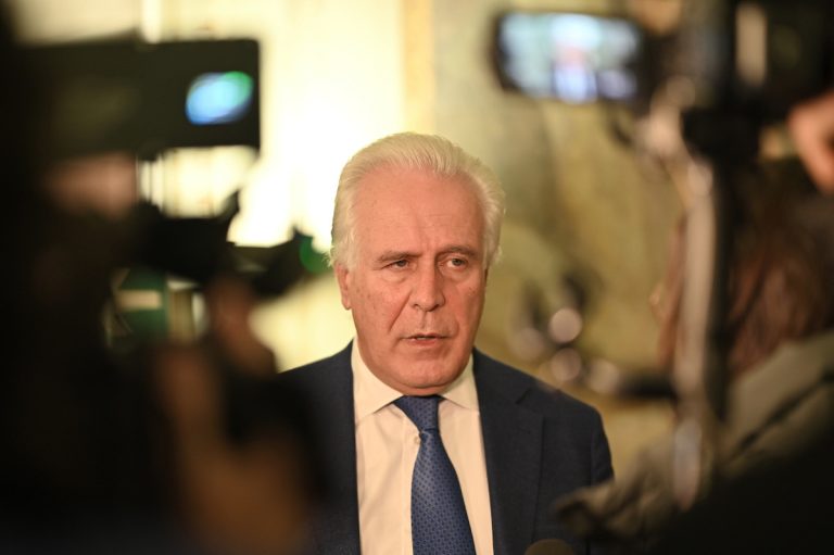 Fine vita, non si ferma il dibattito: centrodestra attacca la Regione: “Legge incostituzionale”. Giani: “Deciderà la Corte”