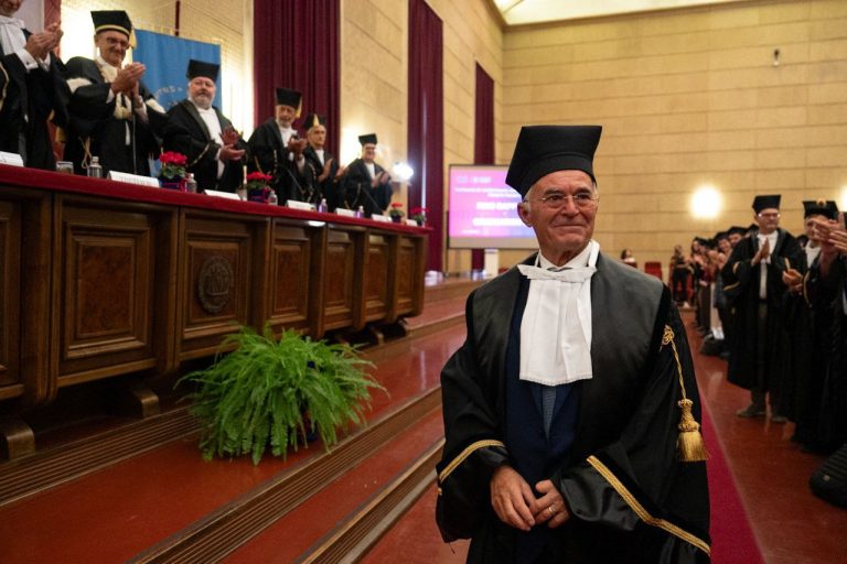 A Rino Rappuoli la laurea dell’Università di Trieste. Con fondi Pnrr investimento per il futuro
