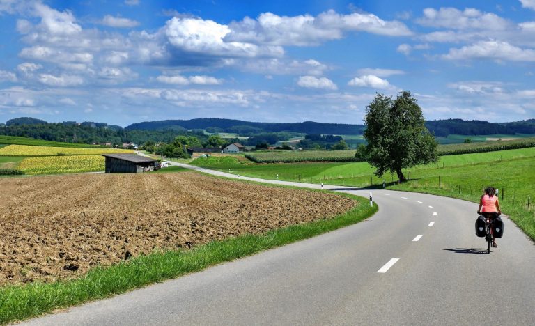 Il cicloturista ama pedalare nel Nord Italia e in Toscana. Il 92% organizza la vacanza in autonomia