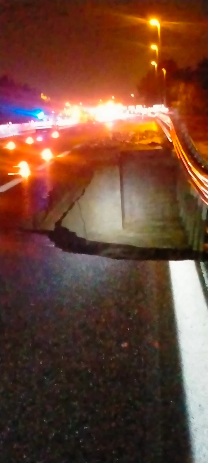 Maltempo, traffico a una sola corsia sull’A11 per uno smottamento