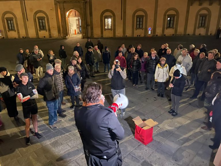 Biotecnopolo, Pd in piazza per chiedere chiarezza sul futuro. Delegazione dal Prefetto