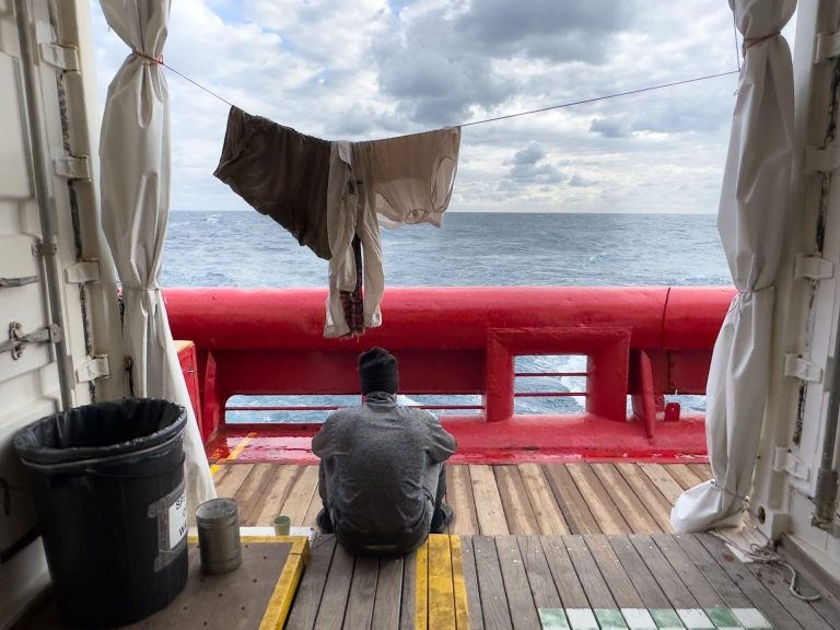 Sbarcati 26 migranti a Livorno: buone le condizioni di salute