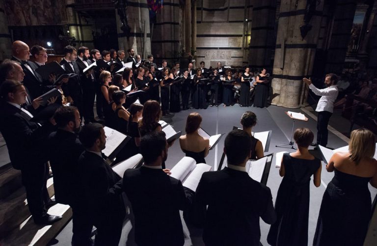 ‘Laudetur. Veni, et illumina’ In Duomo, la Chigiana canta il Natale