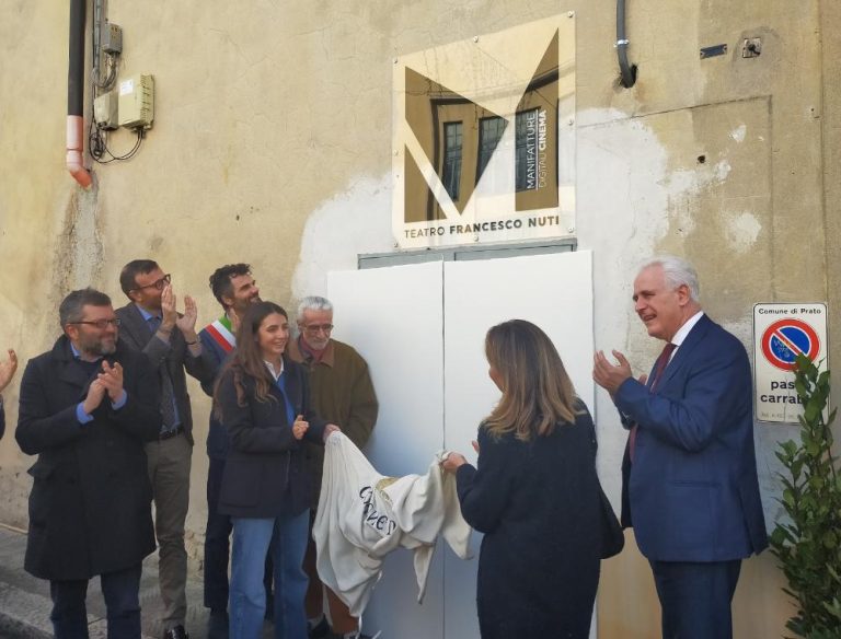 Intitolato a Nuti un teatro a Prato. Giani: “Interprete della toscanità”