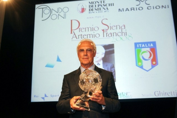 Morto Franz Beckenbauer, quando il kaiser venne a Siena