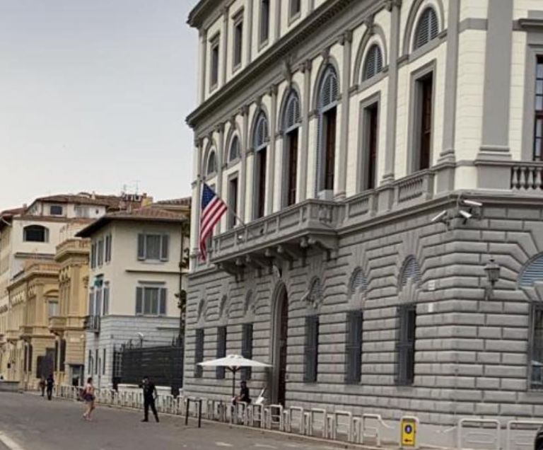 Condannato a due anni il responsabile delle molotov al consolato Usa: per il giudice non è terrorismo