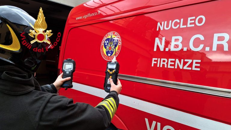 Firenze, evacuata una scuola: nell’aria sostanza urticante
