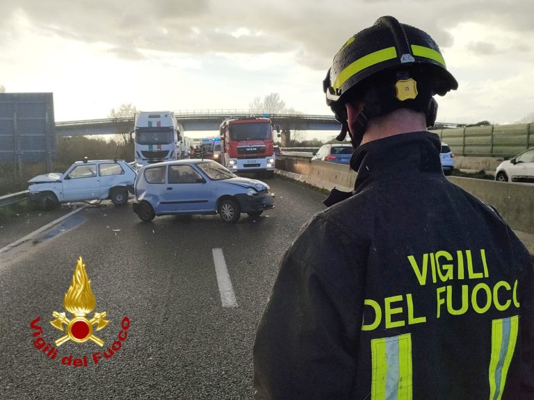 Incidente stradale sulla Fi-Pi-Li: nove auto coinvolte e cinque feriti