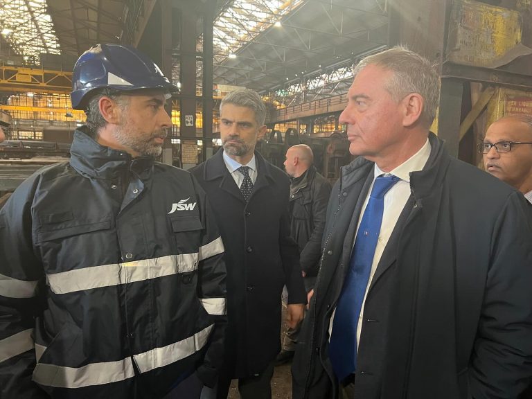 Le garanzie del ministro Urso: “Piombino uno dei poli siderurgici italiani”