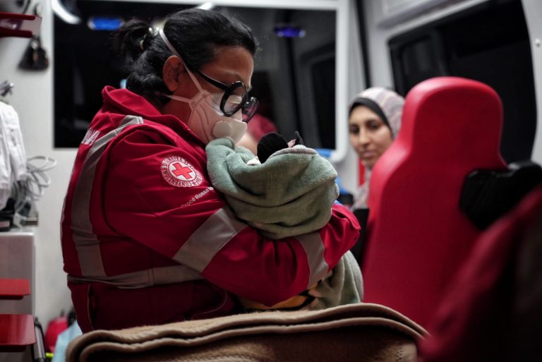 Gaza, al Meyer 19 pazienti. Croce Rossa: “Siamo l’Italia che aiuta”