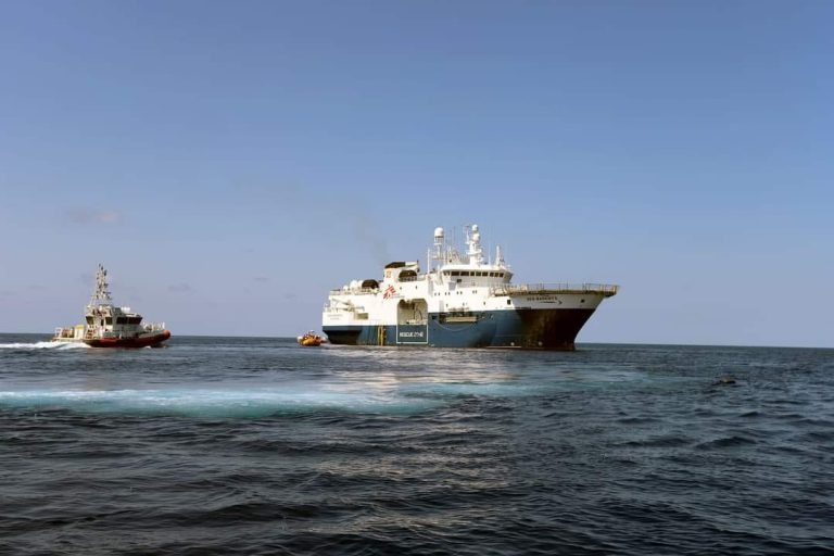 Il 20 marzo previsto lo sbarco di 249 migranti a Marina di Carrara: a bordo della Geo Barents 80 minori