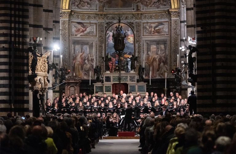La Petite Messe Solennelle di Rossini anima il Duomo di Siena: il 23 marzo concerto con i coristi ucraini