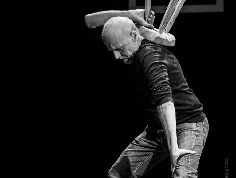 Antenati. In viaggio con Marco Paolini nella memoria genetica delle specie umane