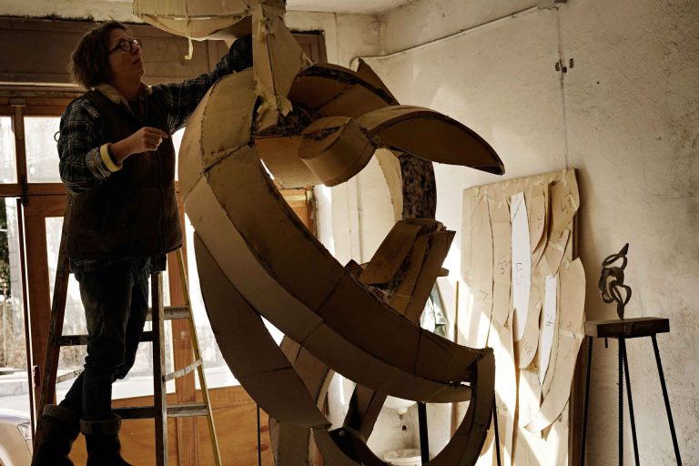 Apocalisse. Sophie Dickens in mostra alla Crumb Gallery dal 5 aprile