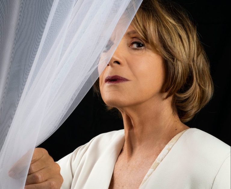 Di precise parole si vive. Lella Costa al Teatro Puccini con “Otello”