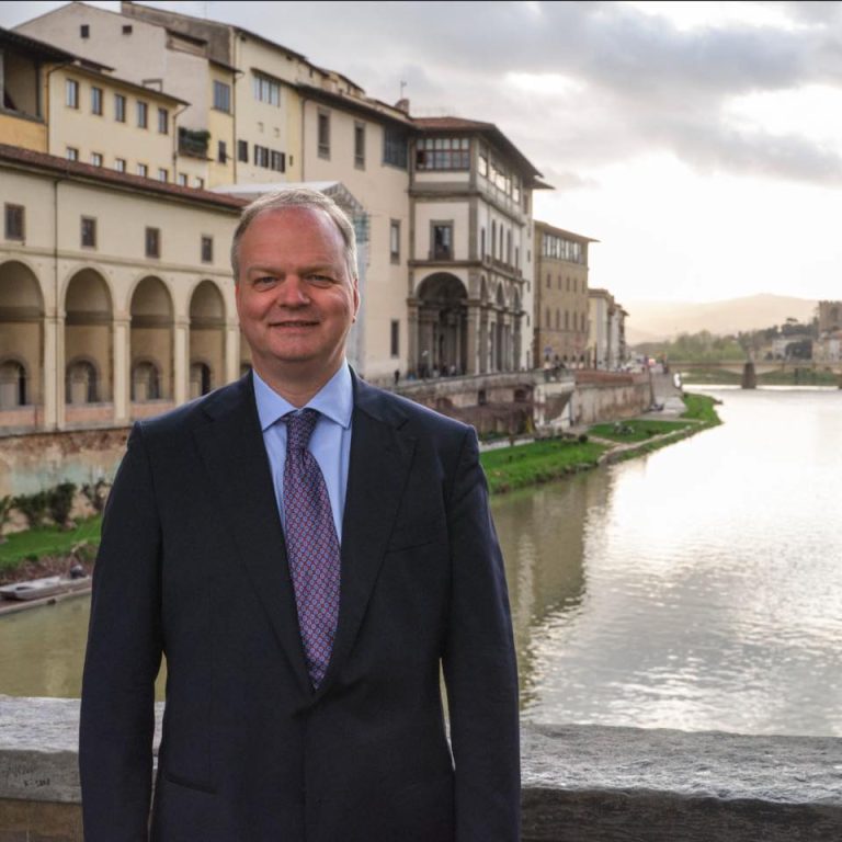 Tassa di soggiorno, la soluzione di Schmidt: “Va cambiata. Più ti fermi a Firenze, meno paghi”