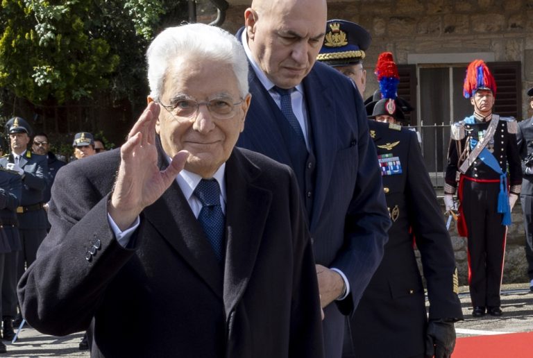 Mattarella: “Eccidio di Stazzema ferita indelebile. Pungolo per richiamare alla responsabilità e respingere la violenza”