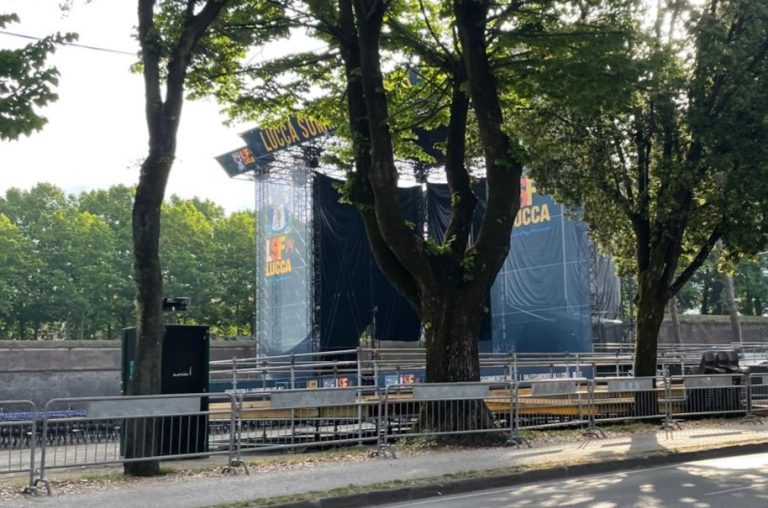 Lucca Summer Festival, palco pronto per Eric Clapton. Scopri i parcheggi straordinari