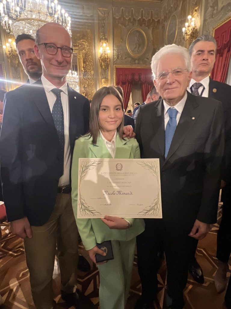 Il presidente Mattarella premia 29 alfieri della Repubblica: l’aiuto per l’alluvione tra le motivazioni