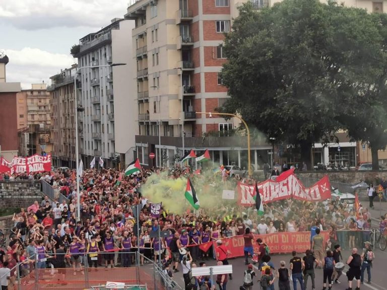 Ex Gkn, corteo davanti al Consiglio regionale: “Qf da commissariare”