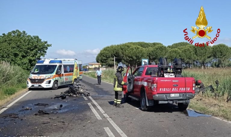 Scontro frontale tra due vetture a Grosseto. Due morti e quattro feriti