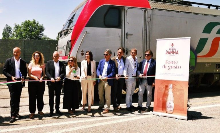 Acqua Panna viaggia in treno e toglie dalla strada 1.500 camion