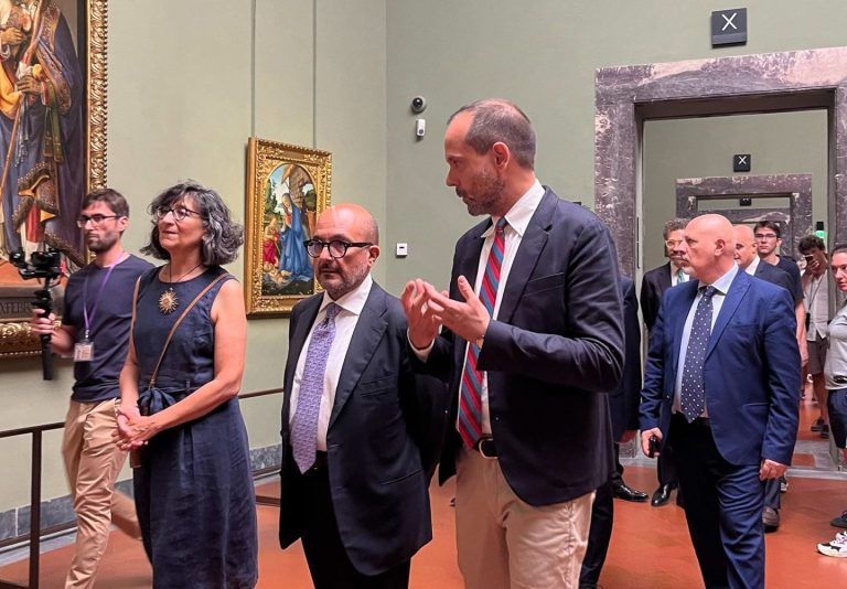 Uffizi, inaugurate nuove sale e la promessa di Verde sul Corridoio Vasariano: “Entro fine anno la riapertura”