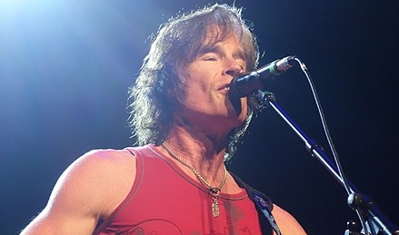 Da Beautiful alla musica. Ronn Moss in concerto a Villa Bertelli