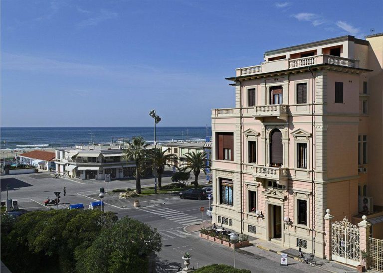 La Versilia tra le 10 località italiane per gli affari immobiliari di lusso: è al settimo posto. In testa alla classifica le Cinque terre