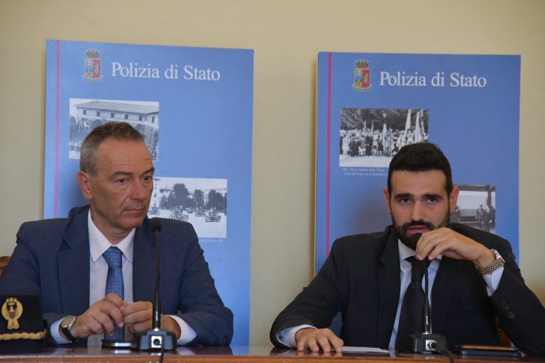Rapine, furti e botte ai passanti a Siena. Quattro giovani indagati, uno in carcere. Tre minori, uno è irreperibile