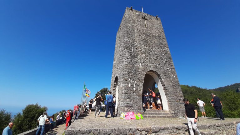 Ottant’anni fa la strage di Sant’Anna di Stazzema. La Toscana si ferma. Mattarella: Sacrario europeo del dolore