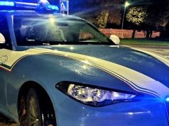 Picchiato e legato, 23enne salvato da un passante: due arresti