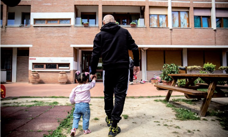 Infanzia tradita. Sempre meno e sempre più poveri i bambini in Italia. Aumentano i Comuni senza neonati