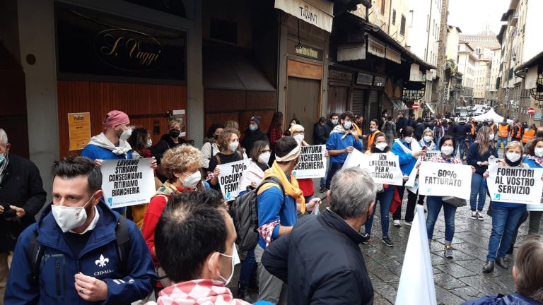 Gli Ncc in strada contro Salvini e la Cassazione: proteste a Firenze