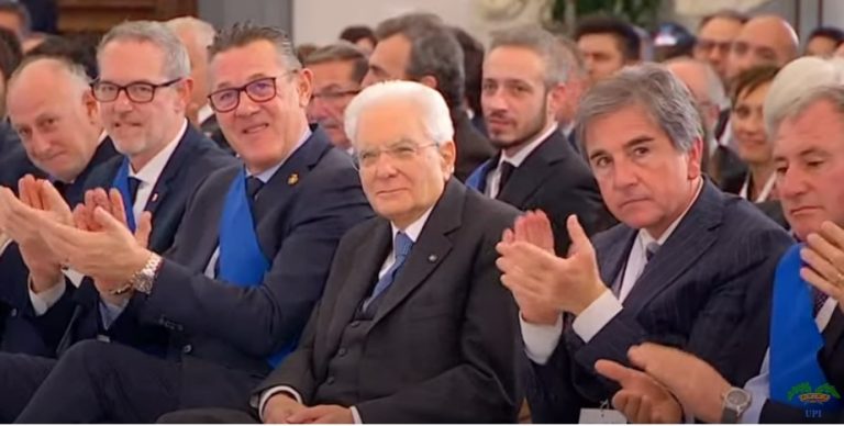 De Pascale (Upi): Province centrali nelle istituzioni e vicine ai cittadini. Presidenti in piedi salutano il Capo dello Stato Mattarella