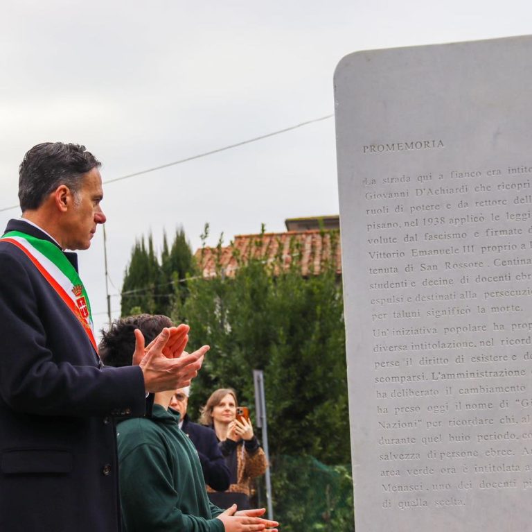 Giorno della Memoria. A Pisa la seduta solenne del Consiglio regionale. Stele commemorativa del Comune