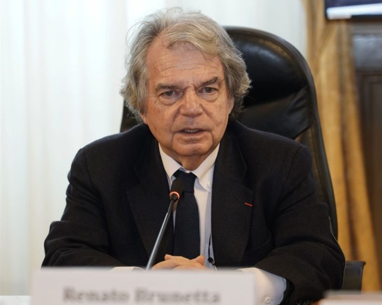 “Tesorerie solo a banche con filiali nel territorio”. La proposta contro la desertificazione bancaria