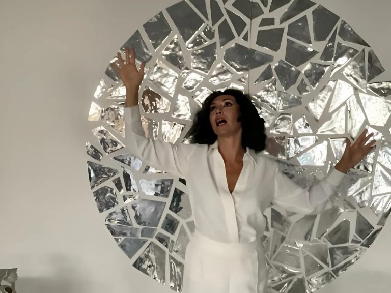Hedy Lamarr tra genio e bellezza. Al Goldoni lo spettacolo teatrale dedicato all’attrice e scienziata