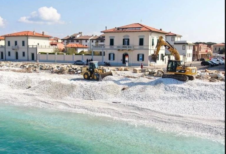 Spiagge toscane, 2 milioni per la manutenzione. “Lavori conclusi prima dell’estate”