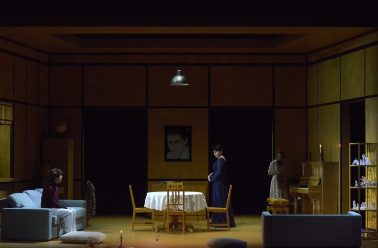 Lo zoo di vetro. Mariangela D’Abbraccio al Teatro della Pergola