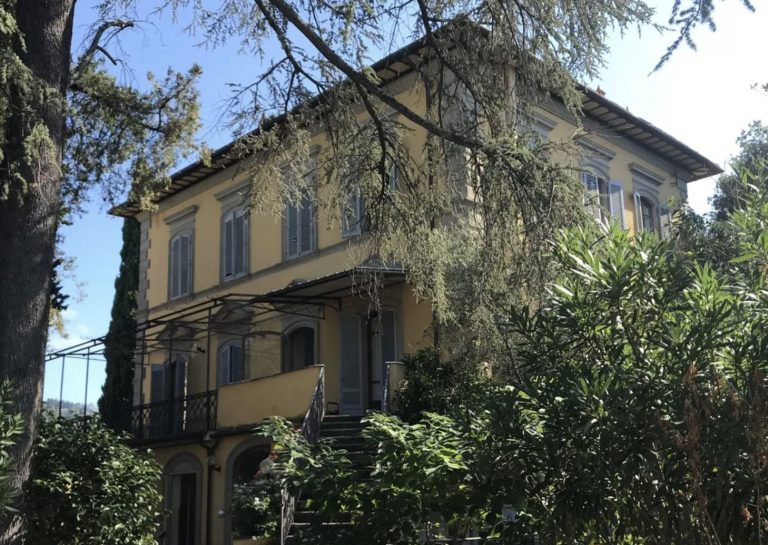 Morti nella Rsa, ci sono i primi due indagati: una è la responsabile