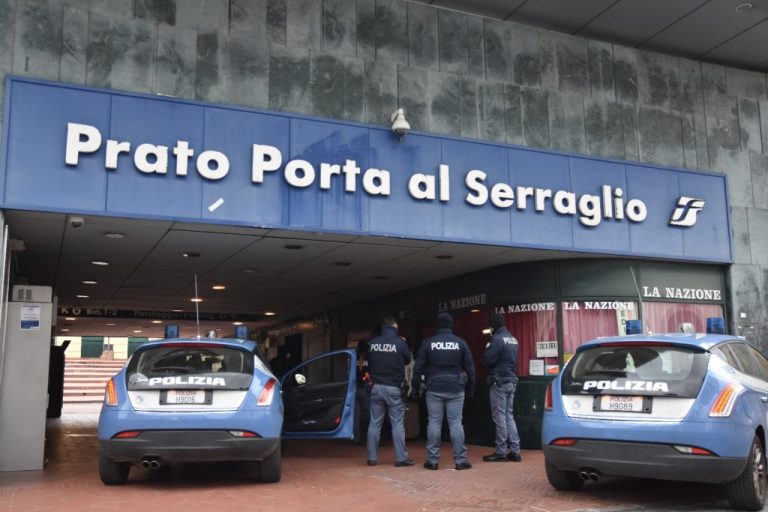 Uomo investito sui binari, circolazione interrotta sulla Prato-Pistoia
