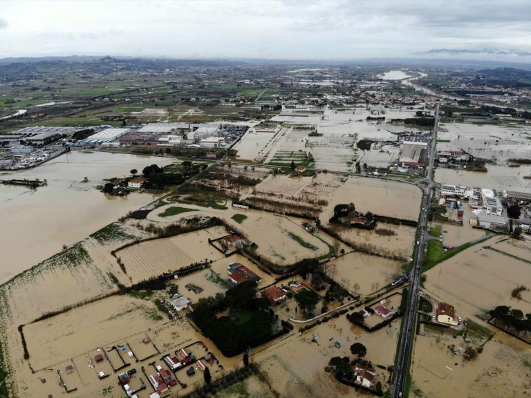 Maltempo, si contano i danni. Centinaia di ettari sommersi “anche a causa dello Scolmatore”
