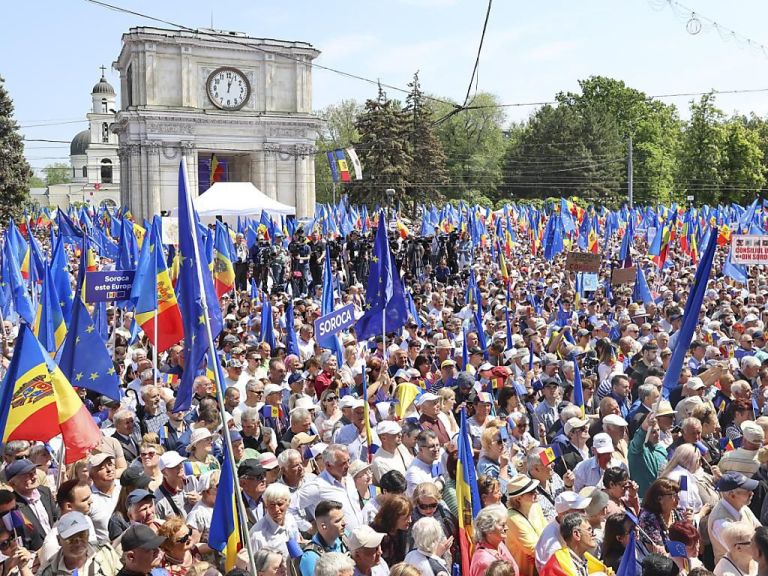 Bologna e Firenze in piazza insieme il 5 aprile per l’Europa