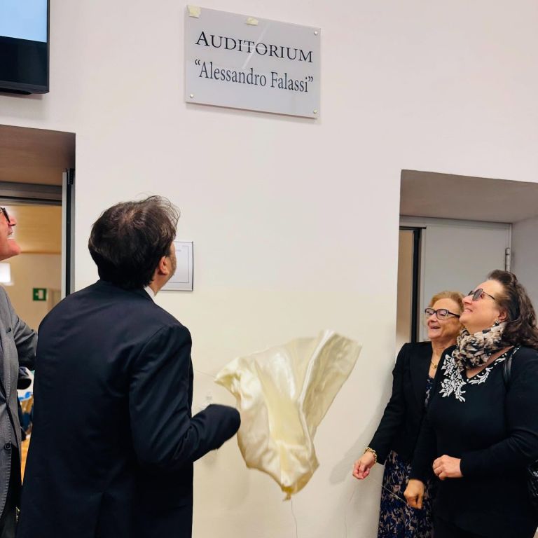 Alessandro Falassi, storico del Palio, ricordato dall’Università per Stranieri. A lui intitolato l’auditorium