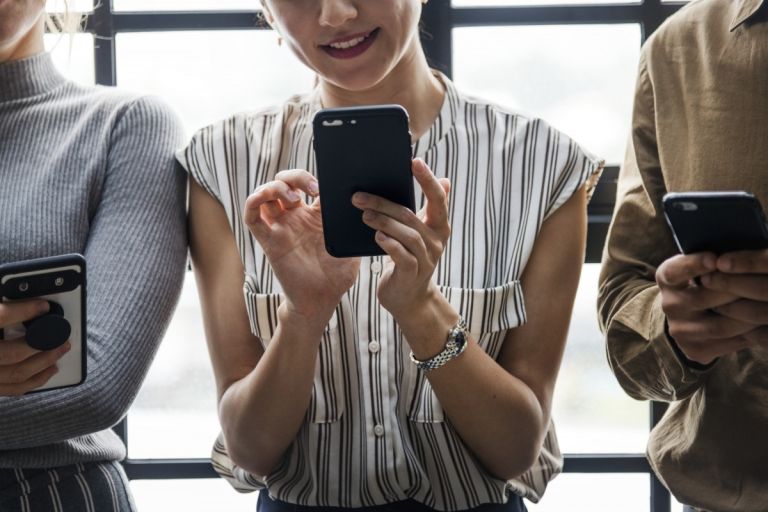 Adolescenti, aumento dipendenza digitale. La preoccupazione degli psicologi