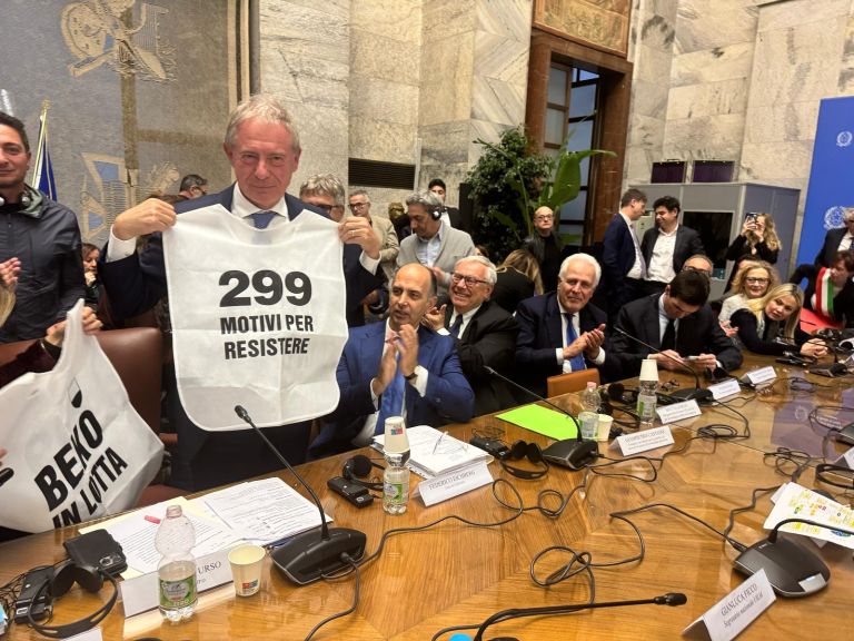 Beko, siglato l’accordo definitivo: soddisfazione dei sindacati. Ora al lavoro per la reindustrializzazione