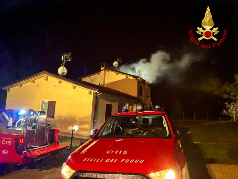 Bucine, ustionato gravemente 64enne nell’incendio dell’appartamento: trasferito a Pisa