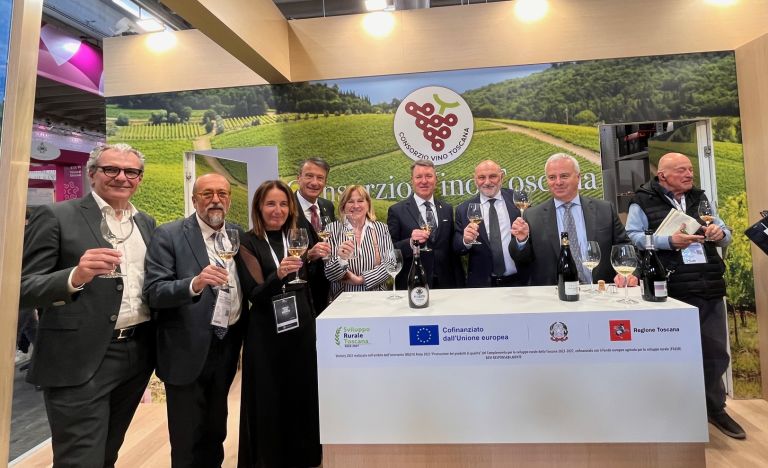 Al Vinitaly debutta il Consorzio Vino Toscana. 1600 produttori per 90 milioni di bottiglie prodotte
