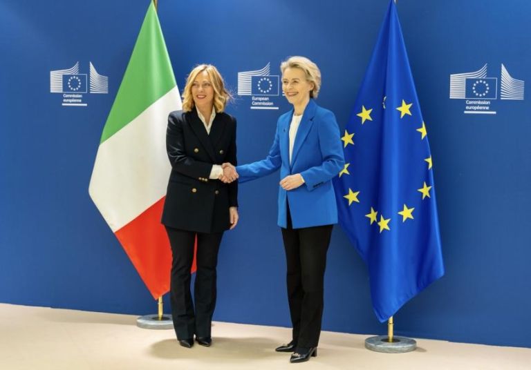 100 amministratori toscani contro il riarmo della Von der Leyen. Tutti i nomi